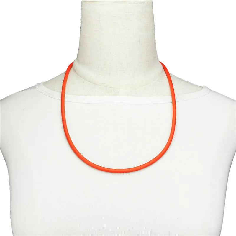 Simple Rubber-Style Choker2