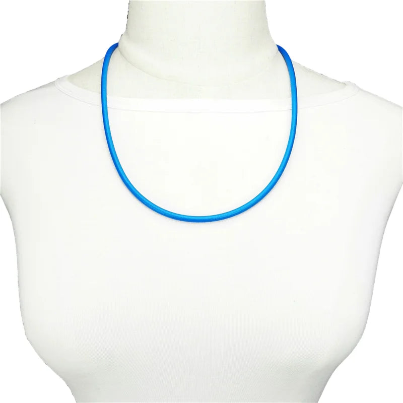 Simple Rubber-Style Choker4