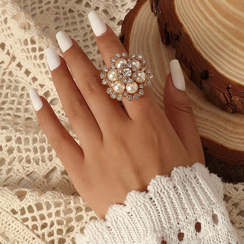 Luxury Pearl Flower Ring